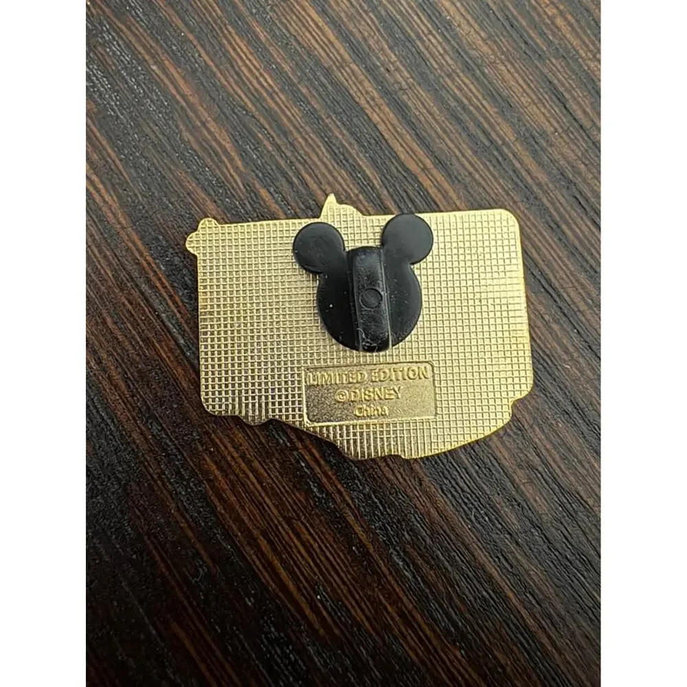 Vintage Disney Pinocchio AAA Promotional Enamel Pin Blue Car Lapel Pin